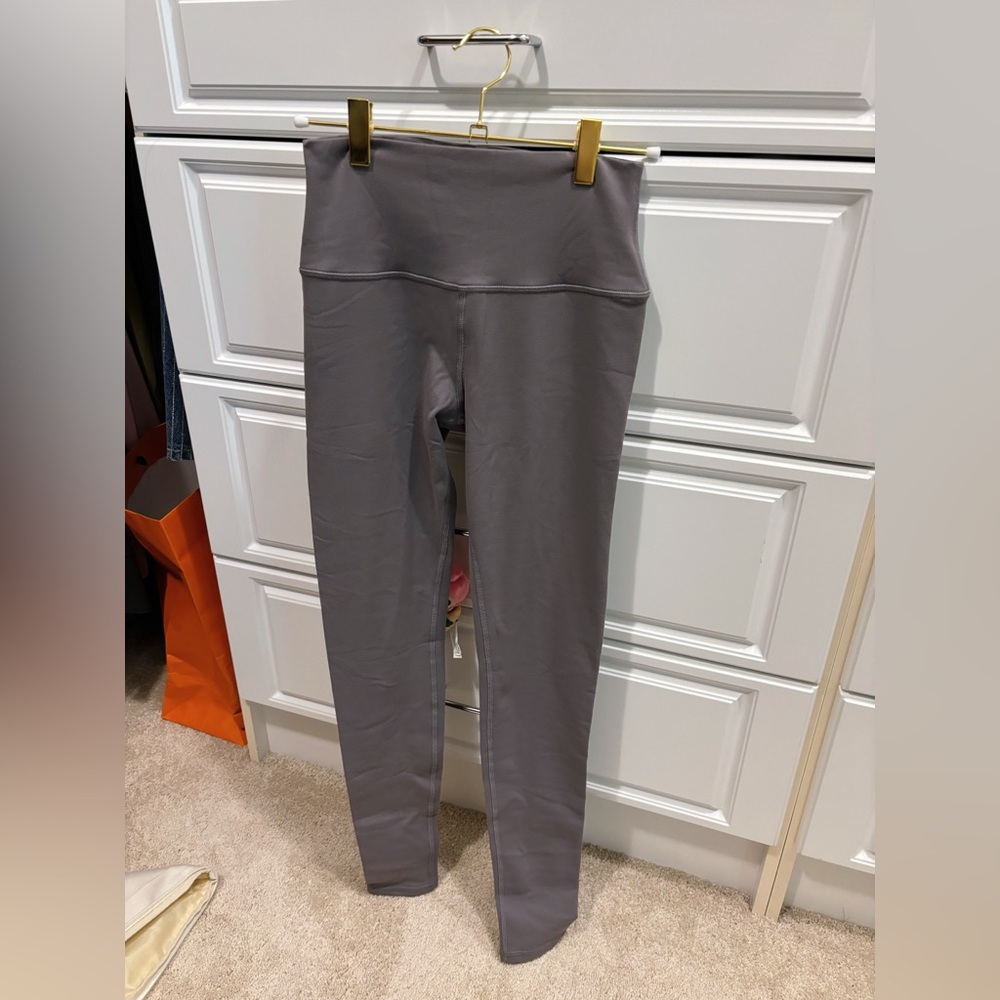 Alo Yoga High-Waist Airbrush Legging/Purple Dusk